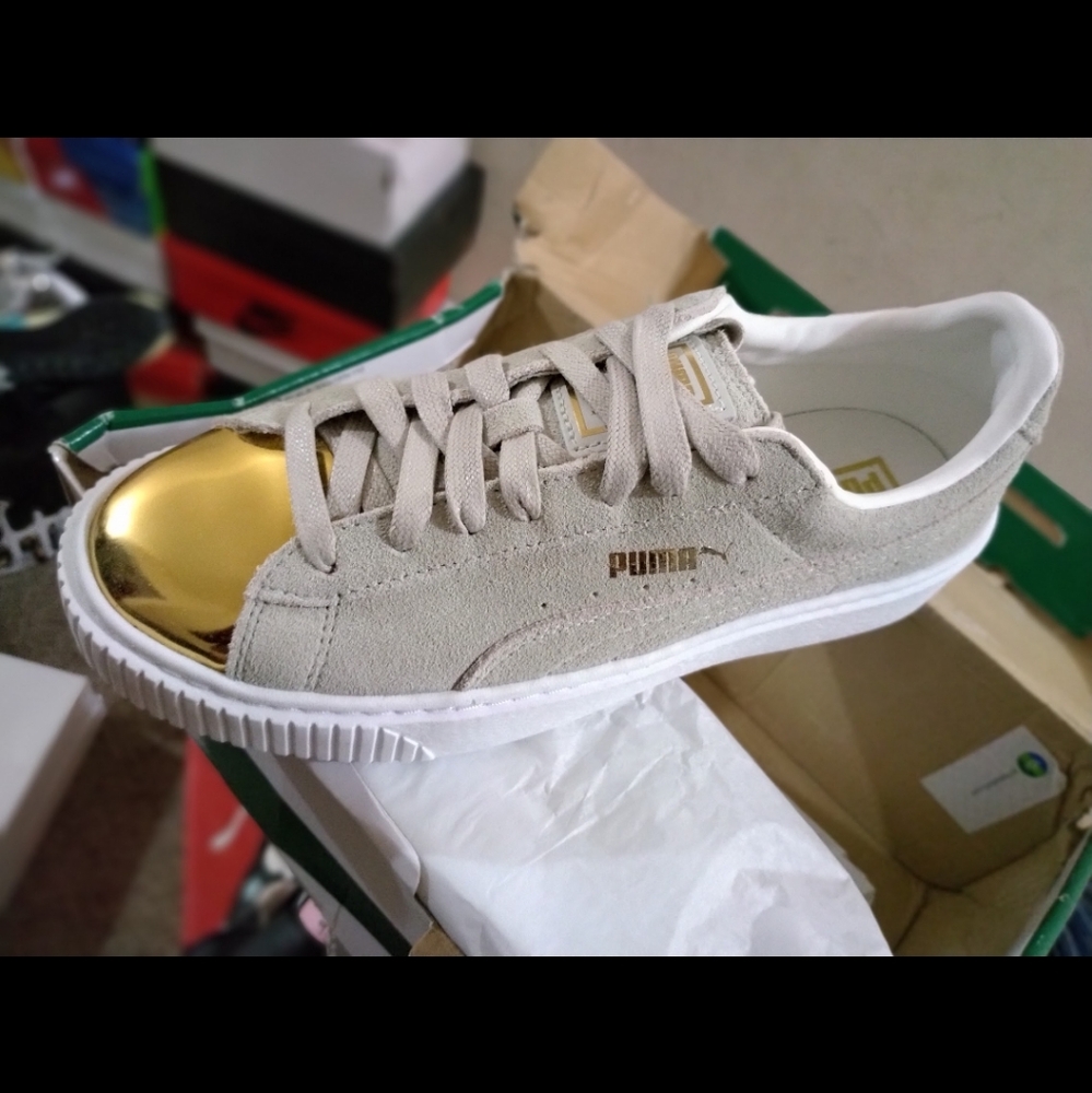 Puma Women's Gold and Tan Sneakers